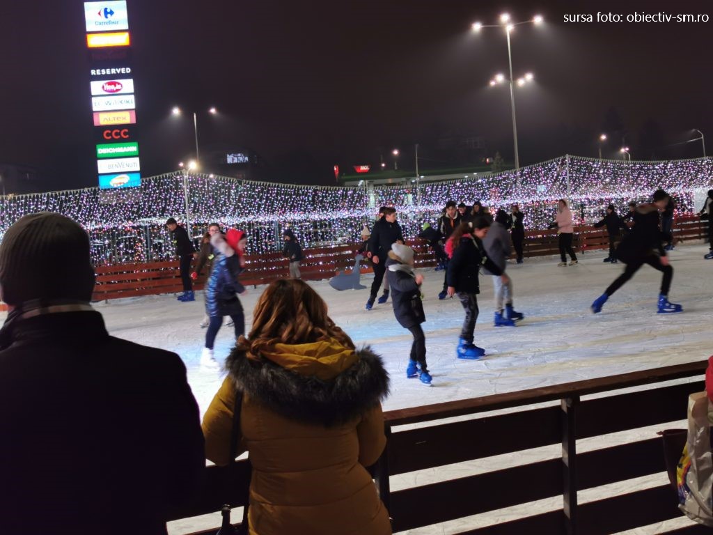 Patinoarul uriaș din Satu Mare s-a deschis! Cei mici dar și cei mari sunt așteptați la distracție