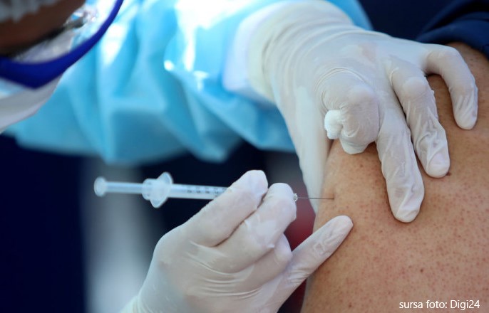 Centru de vaccinare în Vama Petea. Românii care se întorc în țară se pot inocula direct la frontieră