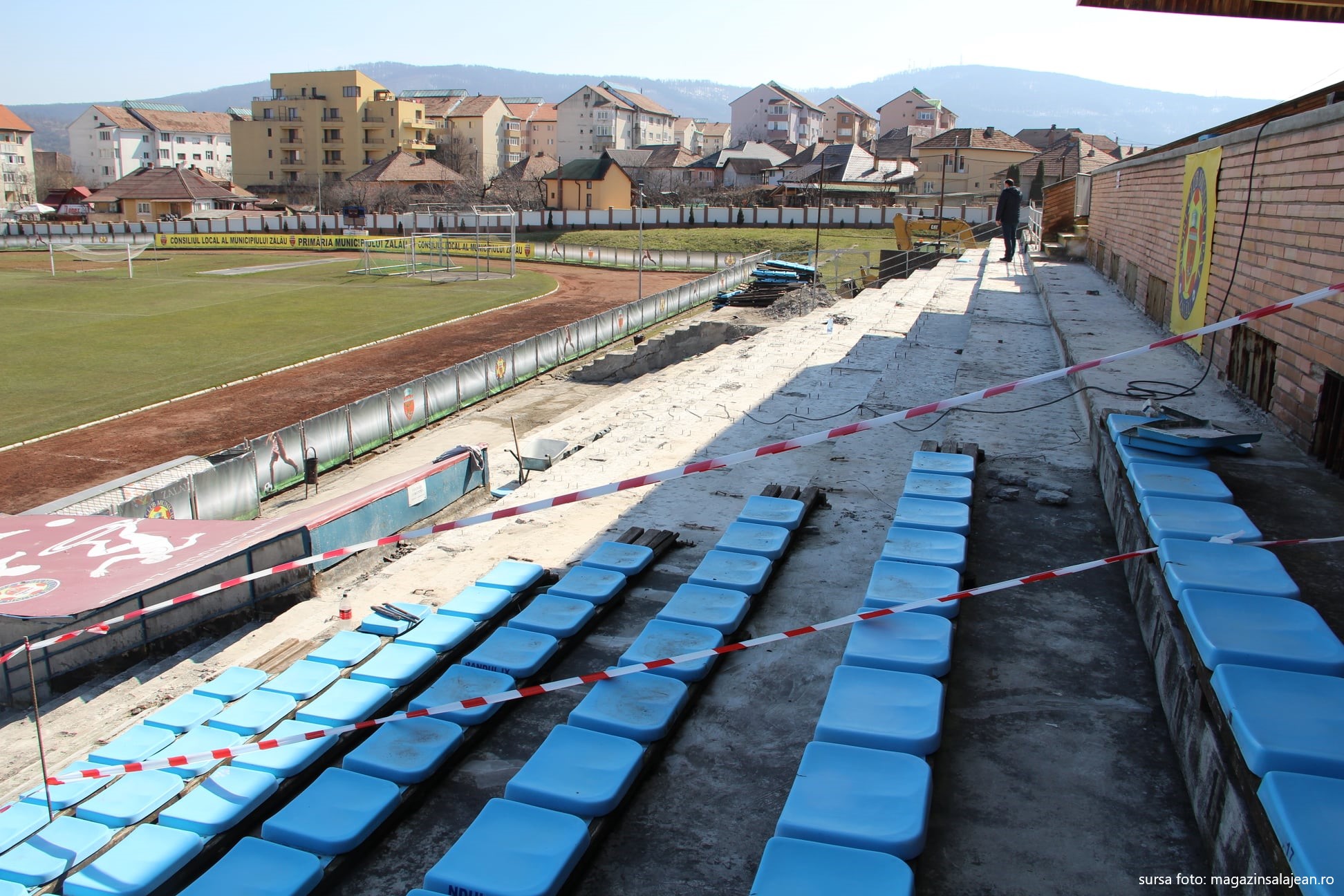 Vești bune pentru iubitorii sportului din Zalău: Se lucrează din nou la Stadionul Municipal