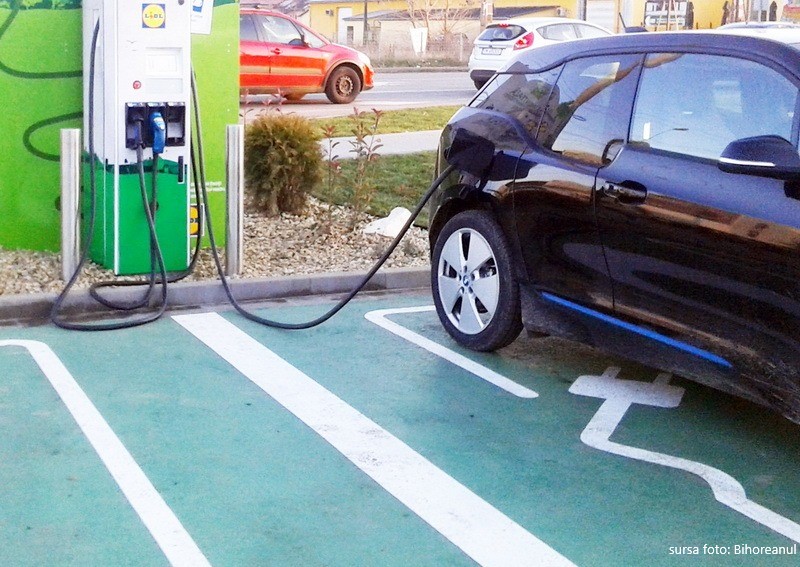 Cinci stații de încărcare pentru vehiculele electrice vor fi inaugurate în municipiul Zalău