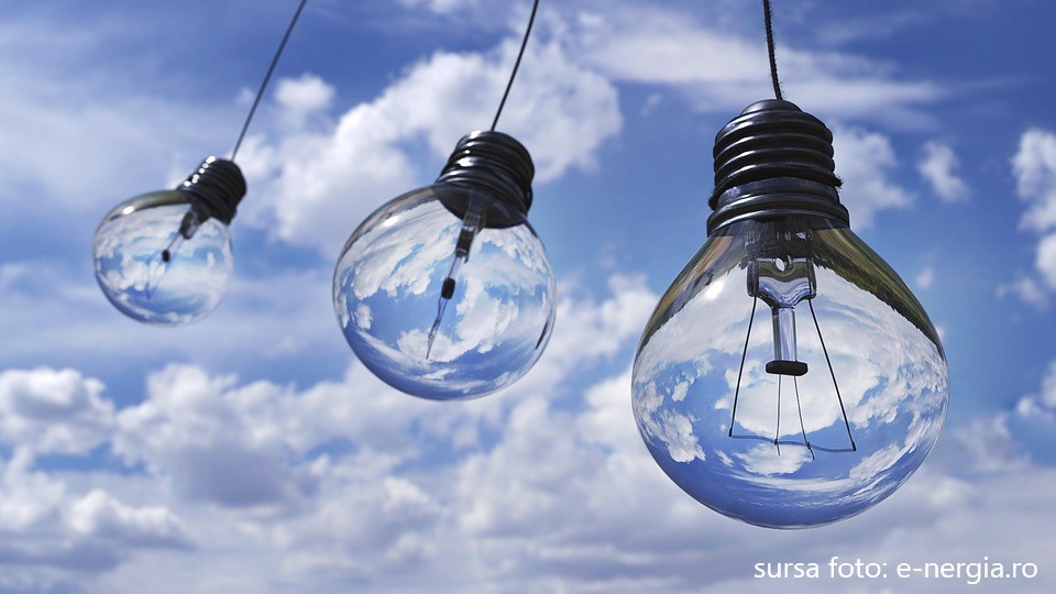 Peste jumătate dintre clienţii casnici de energie electrică sunt în piaţa liberă. Pentru ceilalţi, preţul creşte